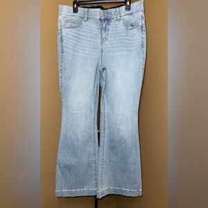 TORRID Bombshell Flare Premium stretch Light Wash Bootcut Jeans.Size 18R.